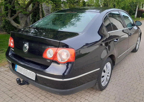 Volkswagen Passat cena 10900 przebieg: 354000, rok produkcji 2006 z Gostyń małe 67